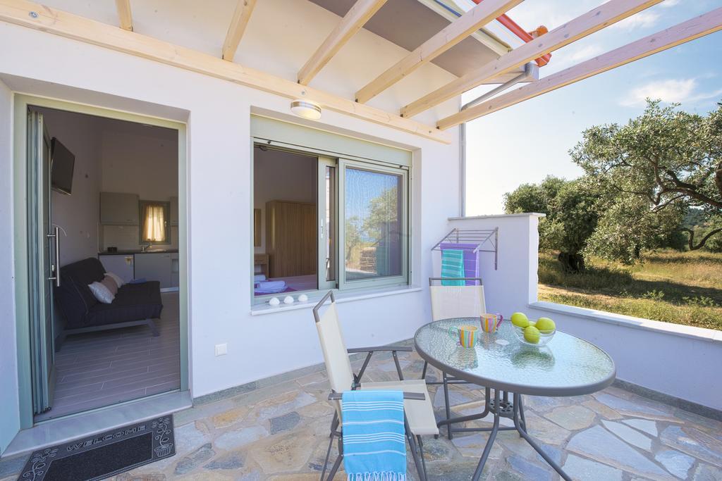 Terra Di Olive Apartment Потос Екстериор снимка