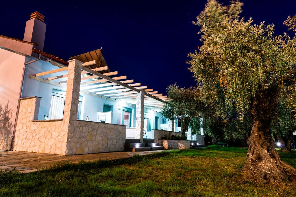 Terra Di Olive Apartment Потос Екстериор снимка