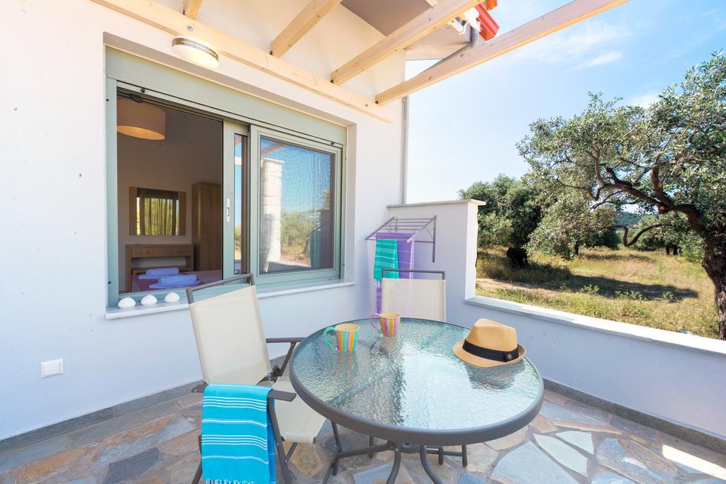 Terra Di Olive Apartment Потос Екстериор снимка